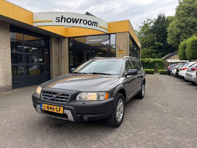 Bruin Gebruikt 2005 Volvo XC70 Momentum SUV | € 8.495 (Eerlijke prijs) - Afbeelding 1/4