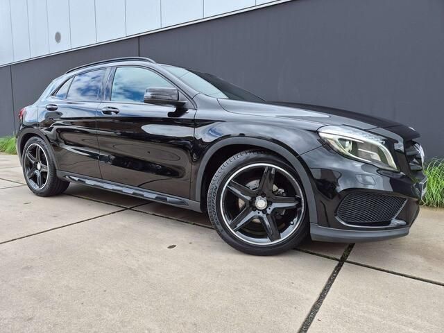 Zwart Gebruikt 2017 Mercedes GLA180 AMG SUV | € 19.280 (Goede deal) - Afbeelding 1/4