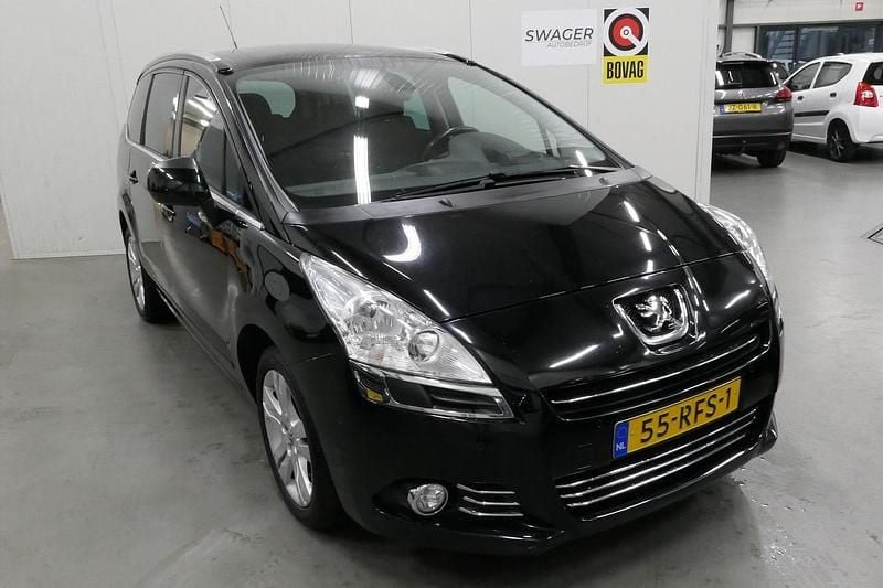 Zwart Gebruikt 2011 Peugeot 5008 MPV | € 4.395 (Eerlijke prijs) - Afbeelding 1/4