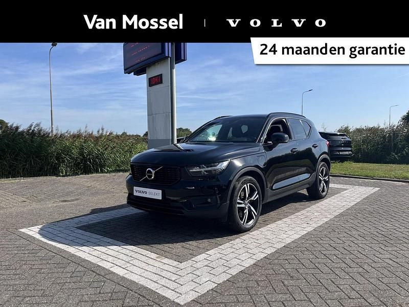 Zwart Gebruikt 2021 Volvo XC40 R-Design SUV | € 32.940 (Eerlijke prijs) - Afbeelding 1/4