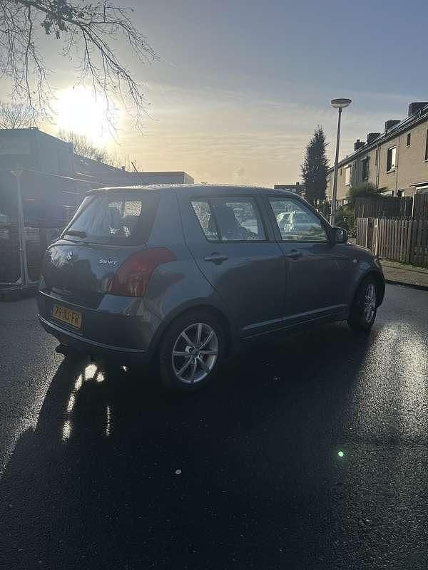 Occasion Suzuki Swift 92 PK (67 kW) 2007 Grijs Hatchback