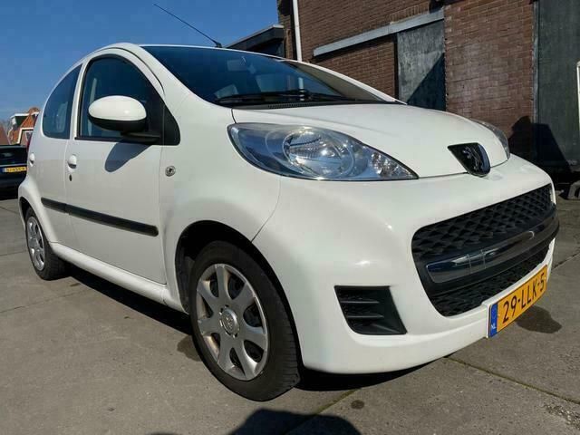 Occasion Peugeot 107 Urban Move 68 PK (50 kW) 2010 Wit Hatchback