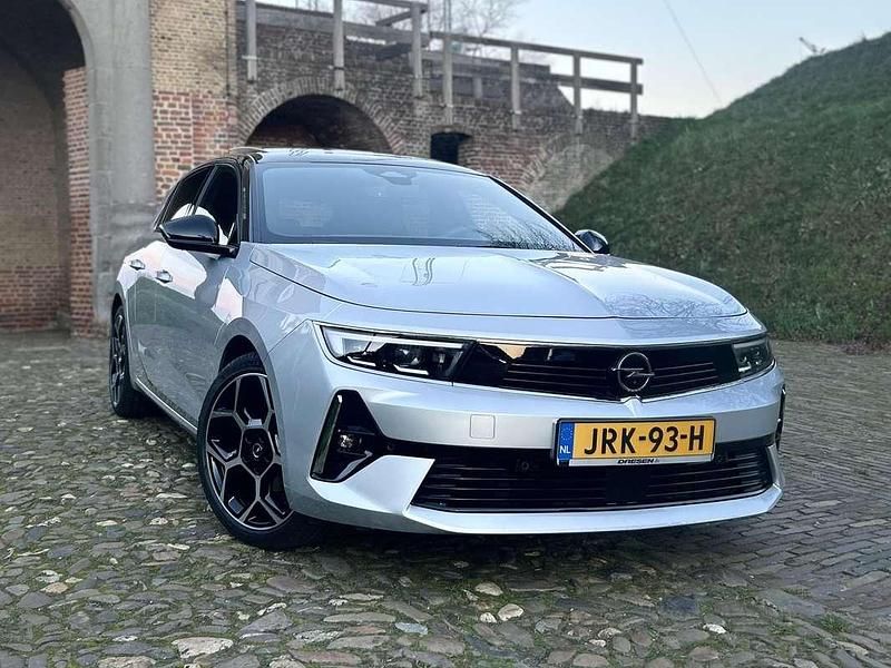 Occasion Opel Astra Ultimate 131 PK (96 kW) 2023 Zilver Hatchback