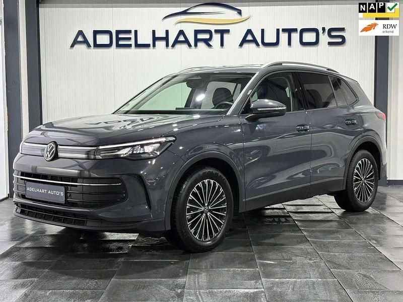 Grijs Gebruikt 2025 VW Tiguan Edition SUV | € 39.950 (Goede deal) - Afbeelding 1/4