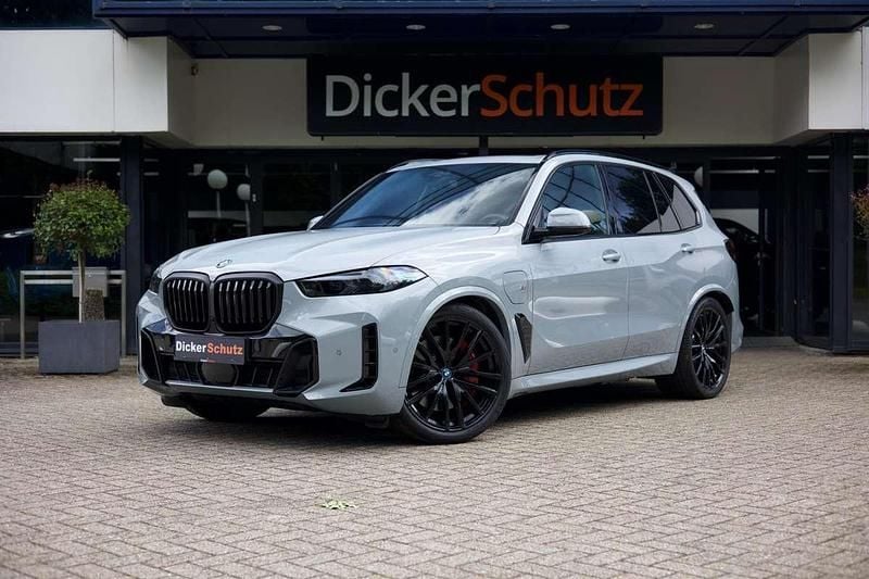 Grijs Gebruikt 2024 BMW X5 M Sport SUV | € 104.950 (Iets duurder) - Afbeelding 1/3