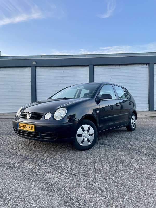 Gebruikt 2004 VW Polo Highline Sedan | € 2.150 (Eerlijke prijs) - Afbeelding 1/4