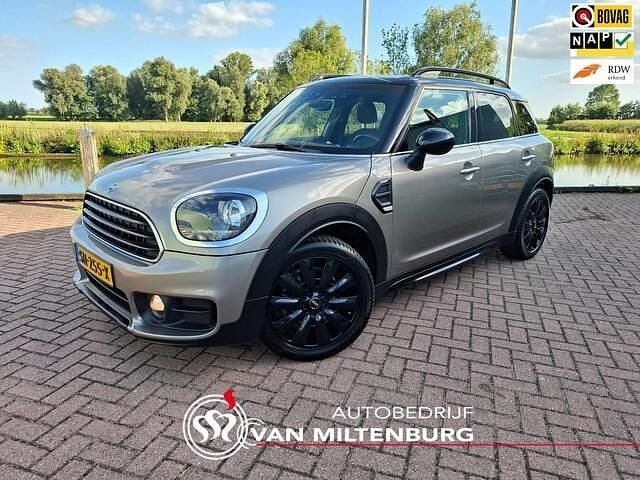 Grijs, metallic lak Gebruikt 2018 Mini Cooper Countryman Pepper SUV | € 15.950 (Eerlijke prijs) - Afbeelding 1/4