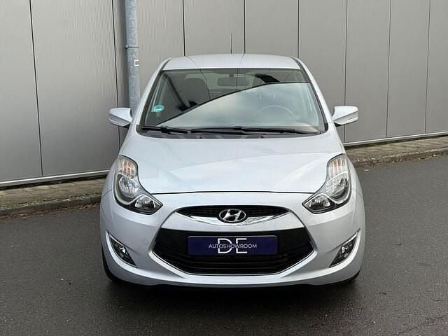 Grijs (metallic) Occasion 2011 Hyundai ix20 Hatchback | € 8.950 (Eerlijke prijs) - Afbeelding 1/4