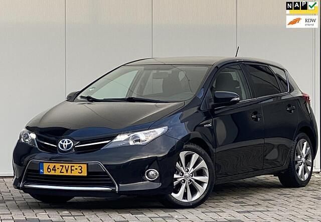 Occasion Toyota Auris 99 PK (72 kW) 2013 Zwart Hatchback