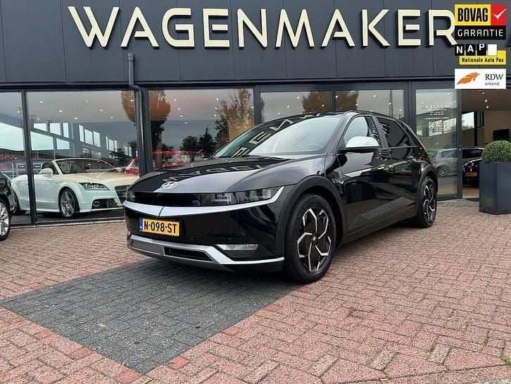 Zwart (metallic) Gebruikt 2021 Hyundai Ioniq 6 Style Sedan | € 23.950 (Eerlijke prijs) - Afbeelding 1/4