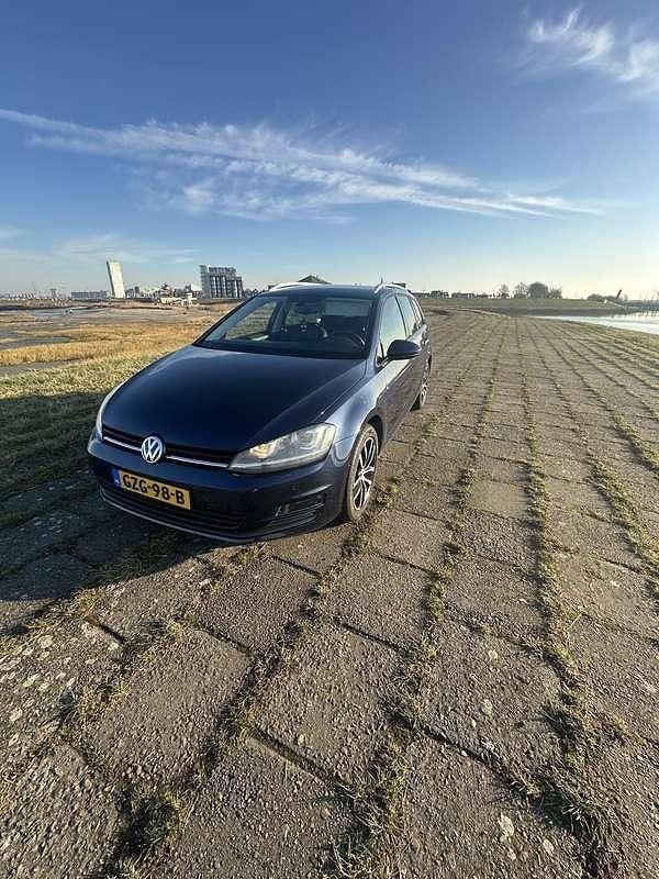 Blauw Occasion 2013 VW Golf VII Highline Stationwagen | € 6.450 (Goede deal) - Afbeelding 1/4