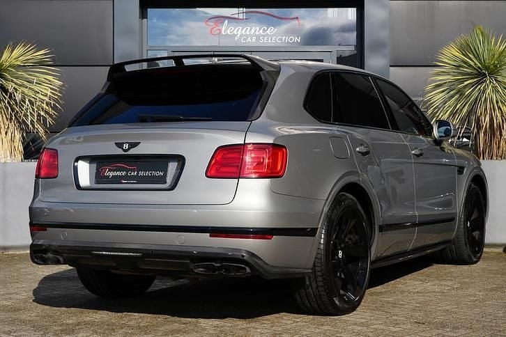 Occasion Bentley Bentayga 551 PK (405 kW) 2018 Grijs SUV