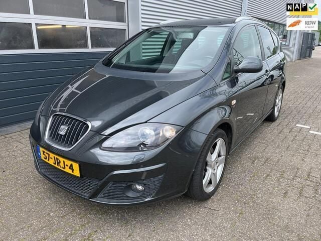 Grijs Gebruikt 2009 Seat Altea XL Style MPV | € 3.950 - Afbeelding 1/4
