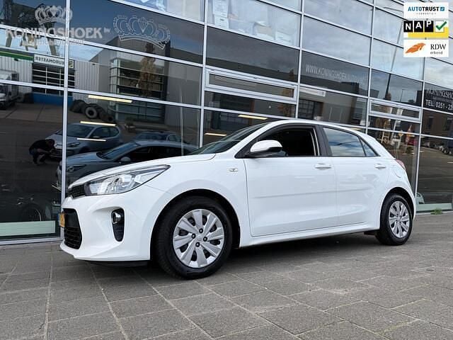 Wit Gebruikt 2017 Kia Rio Hatchback | € 9.950 (Eerlijke prijs) - Afbeelding 1/4