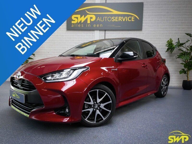 Rood Gebruikt 2020 Toyota Yaris Executive Hatchback | € 20.950 (Goede deal) - Afbeelding 1/4