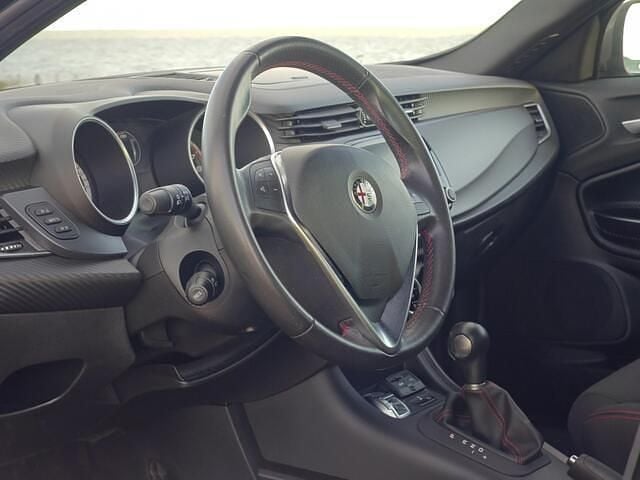 Occasion Alfa Romeo Giulietta Sprint 170 PK (125 kW) 2015 Zwart Hatchback