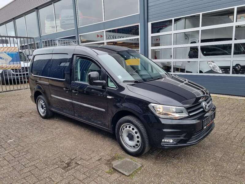 Zwart Gebruikt 2018 VW Caddy Maxi MPV | € 13.950 - Afbeelding 1/4