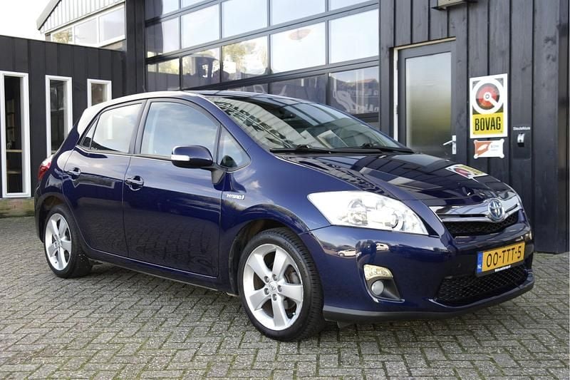 Blauw Occasion 2012 Toyota Auris Hybrid Business Edition Hatchback | € 8.589 (Eerlijke prijs) - Afbeelding 1/4
