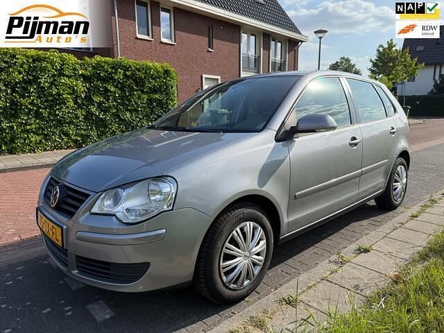 Grijs Gebruikt 2007 VW Polo Hatchback | € 1.950 (Eerlijke prijs) - Afbeelding 1/4