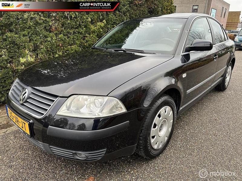Zwart Occasion 2002 VW Passat Sedan | € 1.200 (Eerlijke prijs) - Afbeelding 1/4