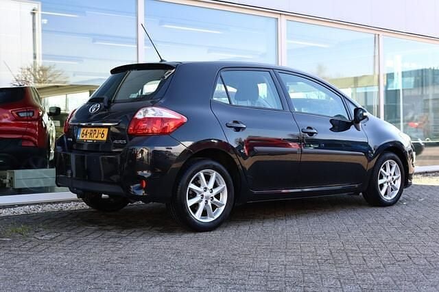 Occasion Toyota Auris 132 PK (97 kW) 2011 Zwart (metallic) Hatchback