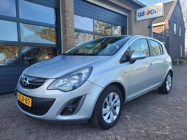 Grijs Gebruikt 2014 Opel Corsa Cosmo Hatchback | € 6.995 (Eerlijke prijs) - Afbeelding 1/4