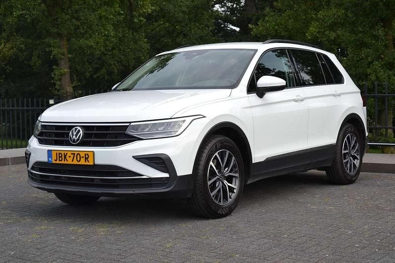 Wit Gebruikt 2021 VW Tiguan Style SUV | € 32.057 (Goede deal) - Afbeelding 1/4