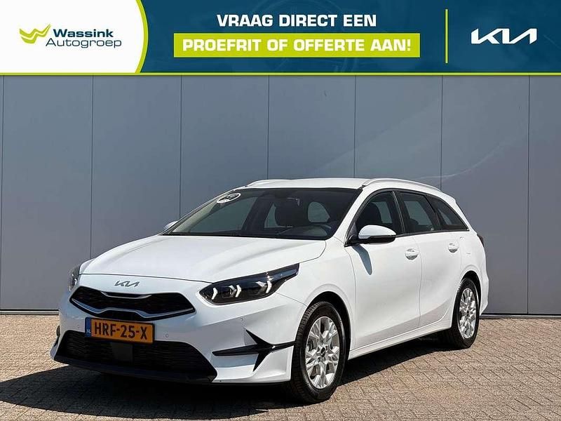 Wit Nieuw 2025 Kia Ceed Sportswagon Stationwagen | € 28.940 (Super prijs) - Afbeelding 1/4