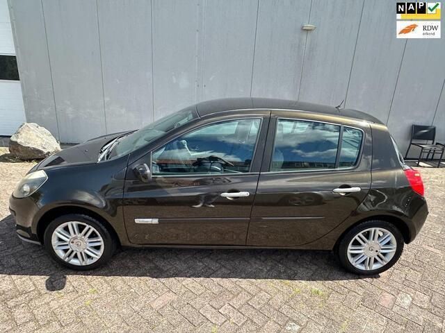 Bruin Gebruikt 2006 Renault Clio II Initiale Hatchback | € 2.450 (Duur) - Afbeelding 1/4