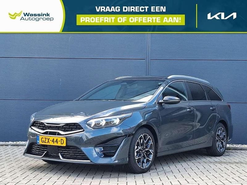Grijs, metallic lak Gebruikt 2025 Kia Ceed Sportswagon GT-Line Stationwagen | € 34.990 (Iets duurder) - Afbeelding 1/4