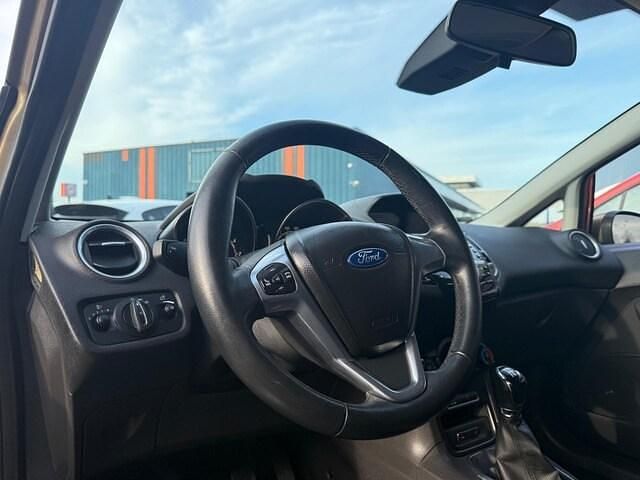 Occasion Ford Fiesta Titanium 101 PK (74 kW) 2014 Goud Hatchback