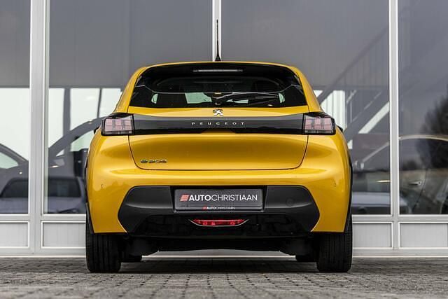 Occasion Peugeot e-208 Active 100 kW (136 PK) 2023 Geel Hatchback