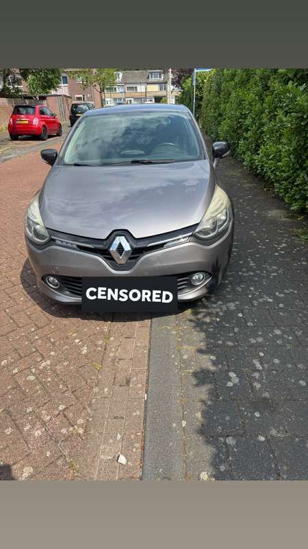 Grijs Gebruikt 2014 Renault Clio IV Night&Day Hatchback | € 5.500 (Eerlijke prijs) - Afbeelding 1/4