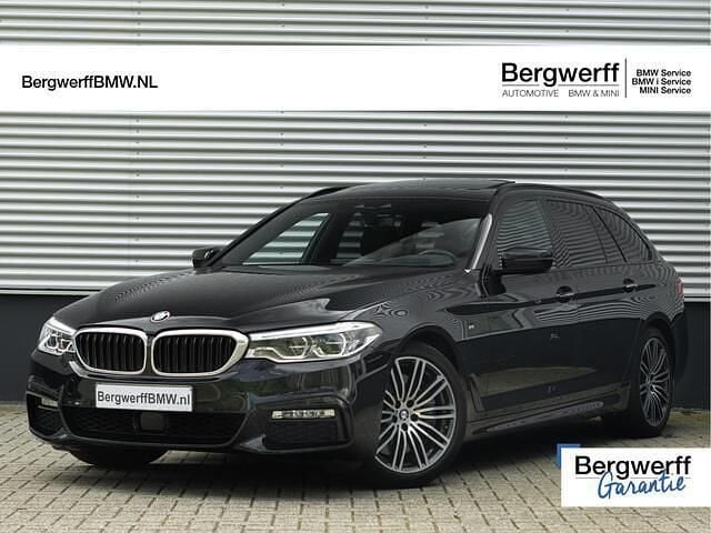 Zwart Gebruikt 2018 BMW 540 M Sport Stationwagen | € 36.875 (Goede deal) - Afbeelding 1/4