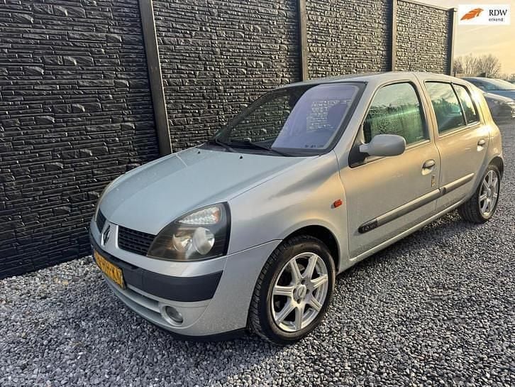 Grijs Gebruikt 2001 Renault Clio II Hatchback | € 950 (Eerlijke prijs) - Afbeelding 1/4