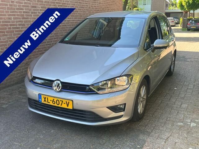 Grijs, metallic lak Gebruikt 2018 VW Golf Sportsvan Comfortline MPV | € 15.749 (Eerlijke prijs) - Afbeelding 1/4