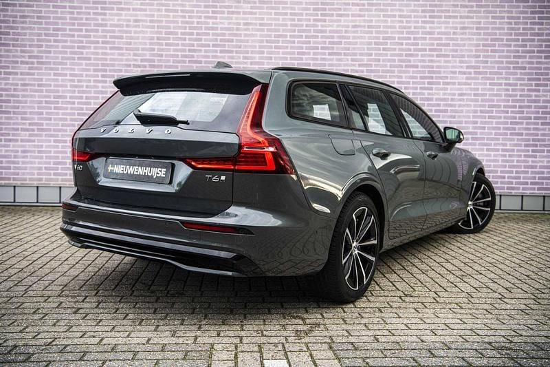 Occasion Volvo V60 Plus 350 PK (257 kW) 2025 Groen Stationwagen