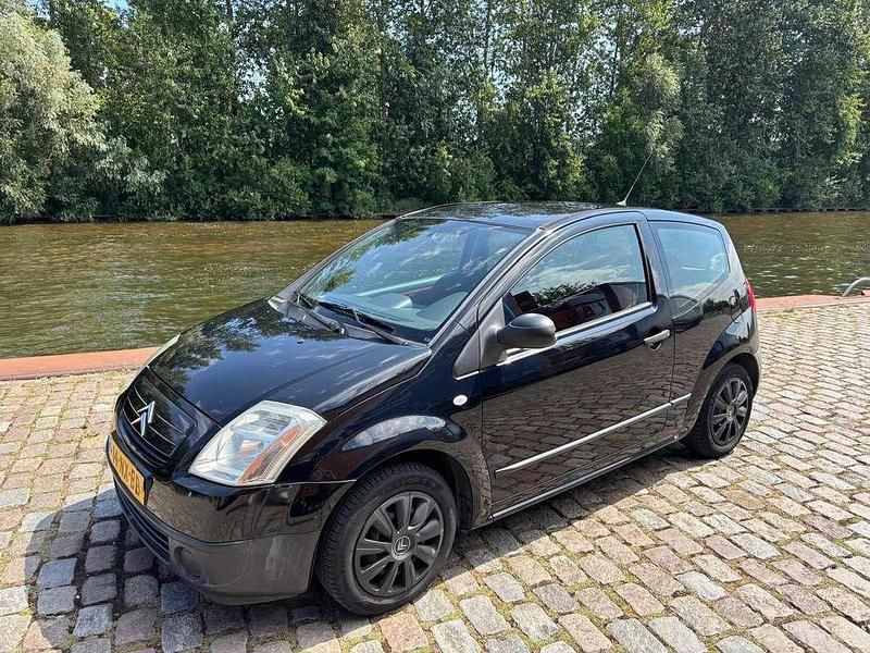 Zwart Gebruikt 2004 Citroën C2 Prestige Hatchback | € 1.000 (Eerlijke prijs) - Afbeelding 1/4