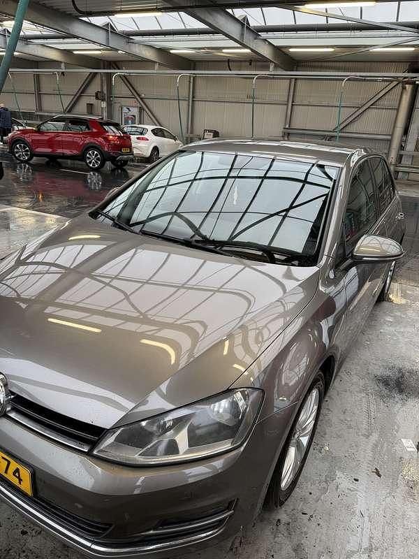 Grijs Occasion 2014 VW Golf Comfortline Sedan | € 8.500 (Eerlijke prijs) - Afbeelding 1/4