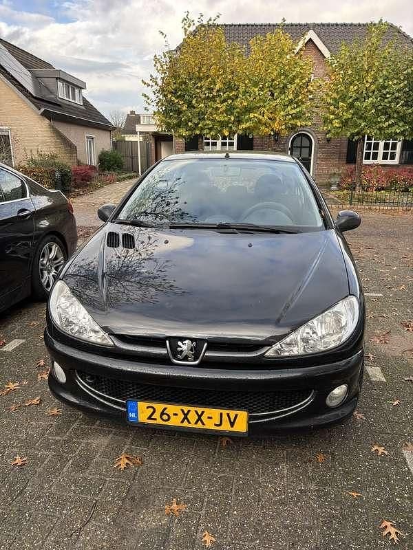 Zwart Gebruikt 2007 Peugeot 206 Forever Hatchback | € 799 (Super prijs) - Afbeelding 1/4