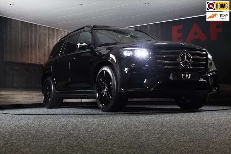 Zwart Gebruikt 2023 Mercedes GLS450 AMG line SUV | € 159.950 - Afbeelding 1/3