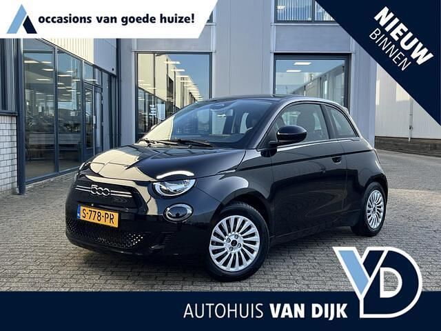Zwart Occasion 2023 Fiat 500e Hatchback | € 15.950 (Goede deal) - Afbeelding 1/4