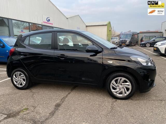 Zwart Gebruikt 2021 Hyundai i10 Hatchback | € 15.950 (Eerlijke prijs) - Afbeelding 1/4