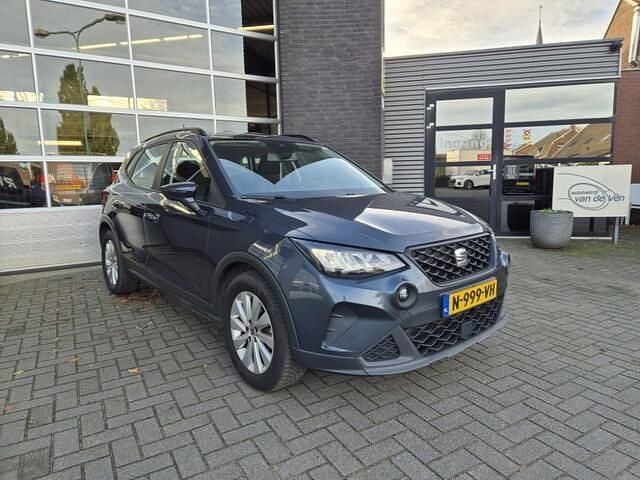 Grijs Gebruikt 2022 Seat Arona CONNECT SUV | € 16.500 (Eerlijke prijs) - Afbeelding 1/4