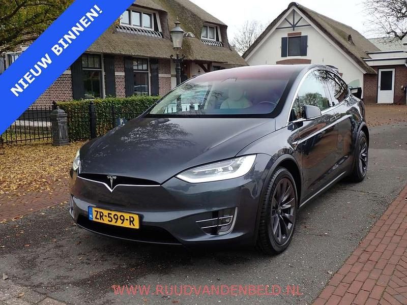 Grijs (metallic) Gebruikt 2019 Tesla Model X SUV | € 31.900 - Afbeelding 1/4