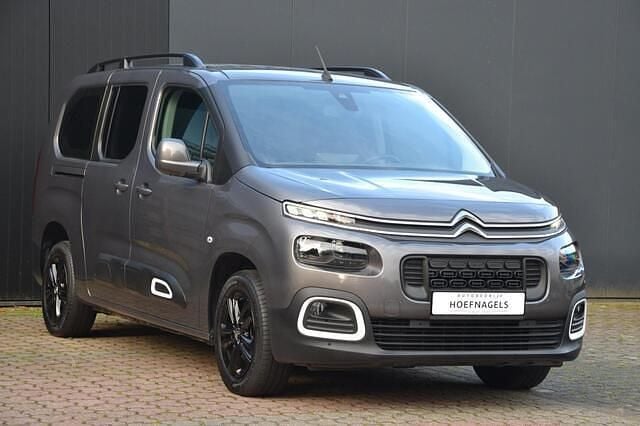 Grijs Gebruikt 2020 Citroën Berlingo PureTech MPV | € 23.890 - Afbeelding 1/4