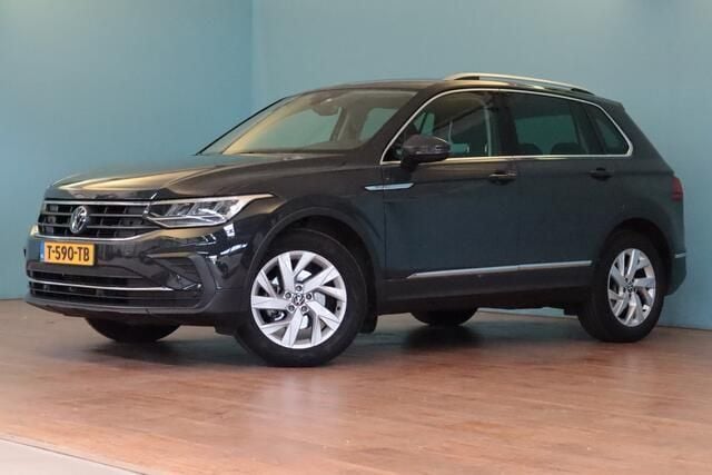 Grijs, metallic lak Gebruikt 2022 VW Tiguan Elegance SUV | € 35.899 (Eerlijke prijs) - Afbeelding 1/3