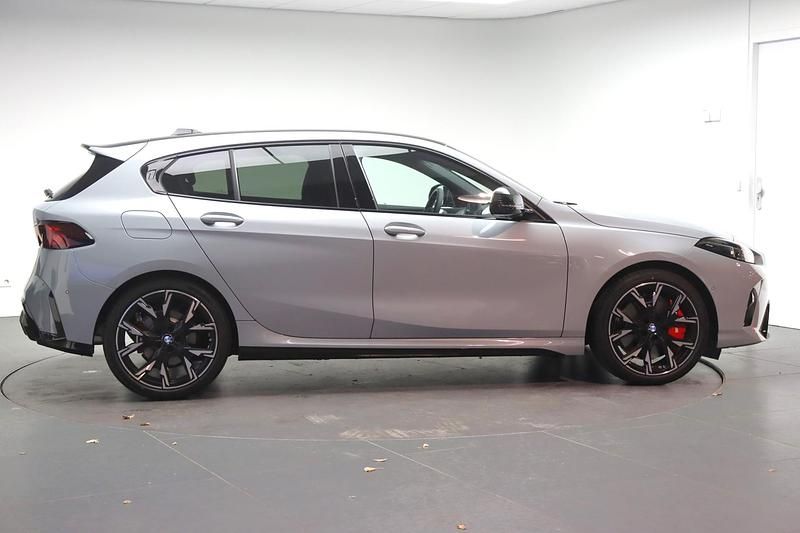 Occasion BMW 120 Executive 156 PK (114 kW) 2025 Grijs Hatchback
