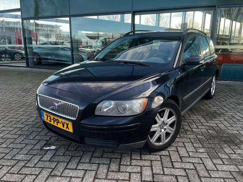 Zwart Occasion 2004 Volvo V50 Stationwagen | € 1.995 (Goede deal) - Afbeelding 1/4