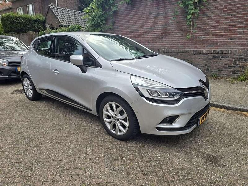 Zilver Gebruikt 2017 Renault Clio IV Intens Hatchback | € 9.500 (Super prijs) - Afbeelding 1/4